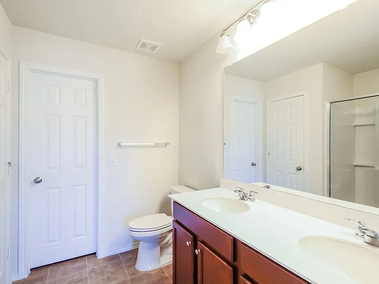 1449 Vernon Dr — Photo 14