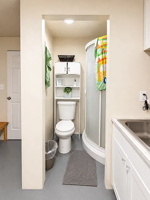 Studio, 250 sqft, $750 — Photo 4