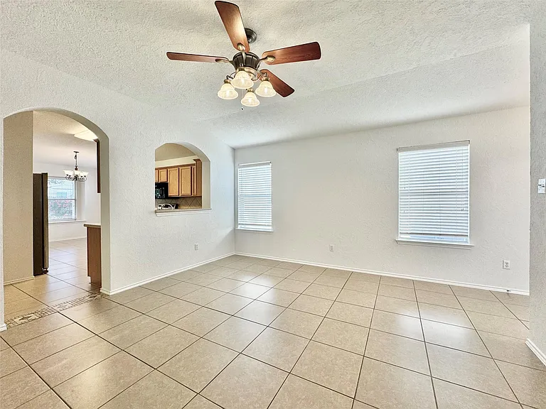1015 Aiken Dr — Photo 10