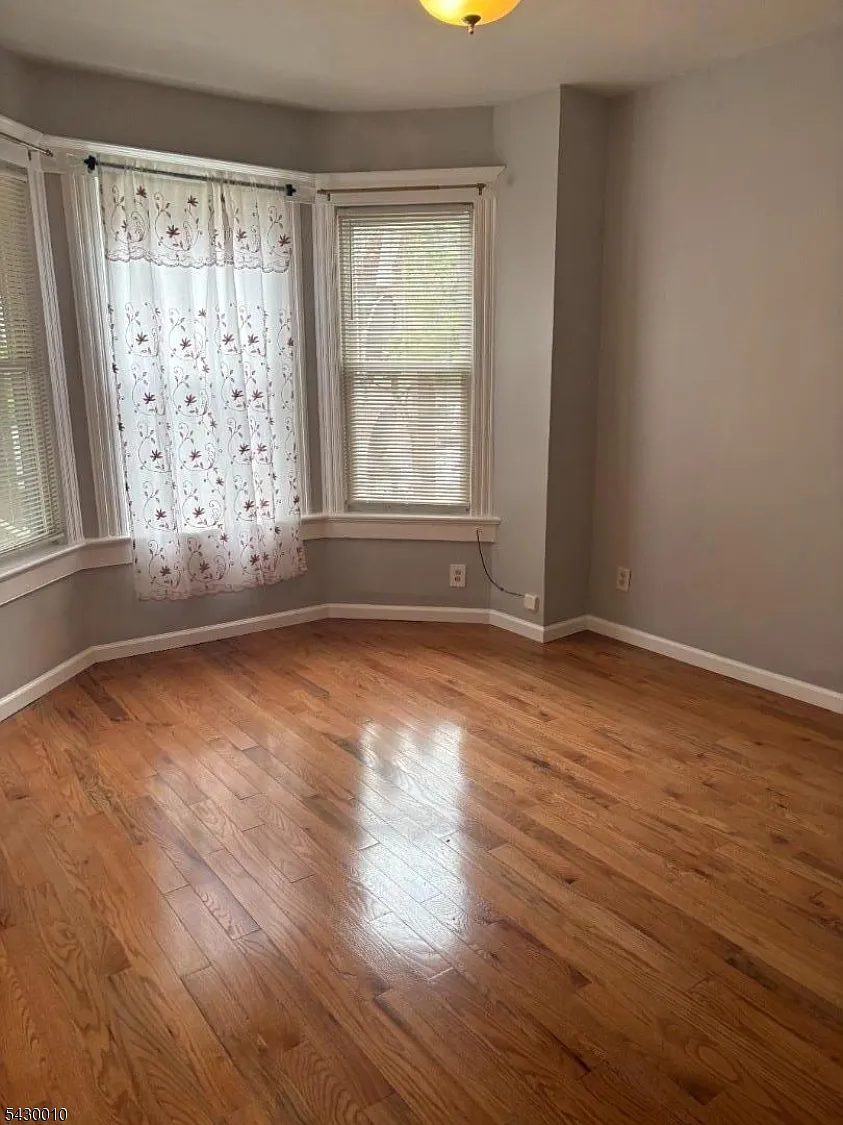 3 bed, 1.0 bath, $2,150 — Photo 3