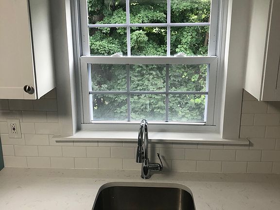 Beautiful new countertop & sink