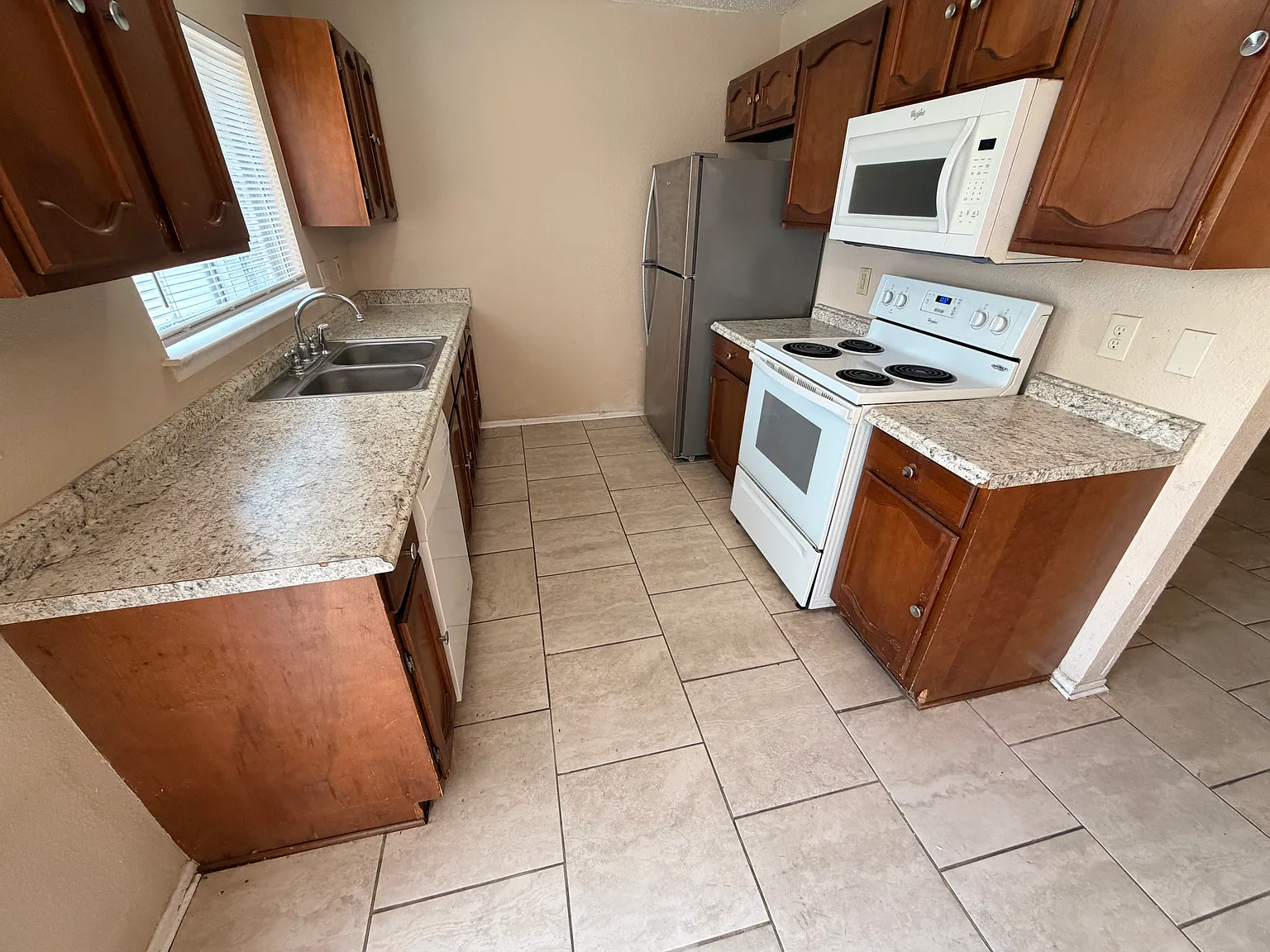 5910 Lubbers Way — Photo 3