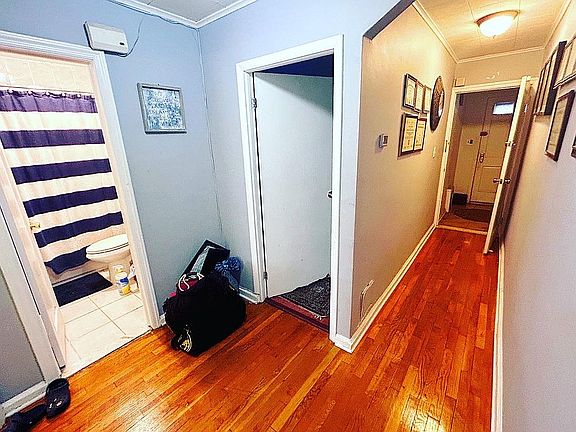 4th image of 1364 E 58th St