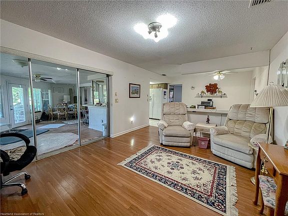 5th image of 6925 Parkwood St