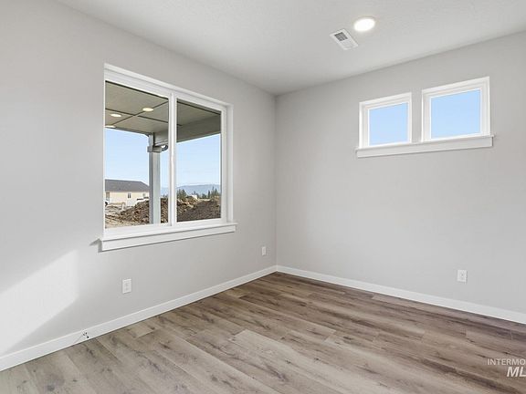 5th image of 721 SW Mendenhall St #3/6