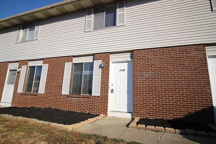 1st image of 2736 Walden Bluff Ct