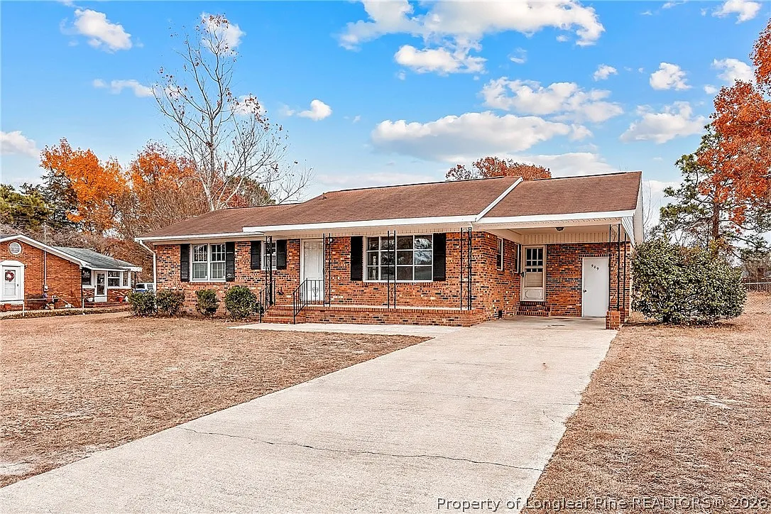 3 bed, 1.0 bath, $1,325 — Photo 1