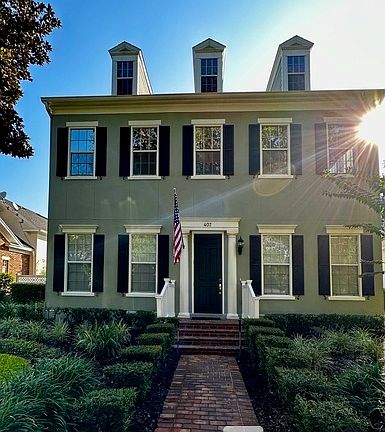 2nd image of 407 Iris St