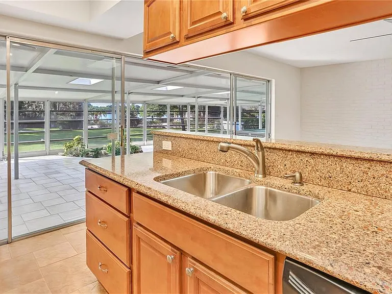 7864 Broken Arrow Trl — Photo 15