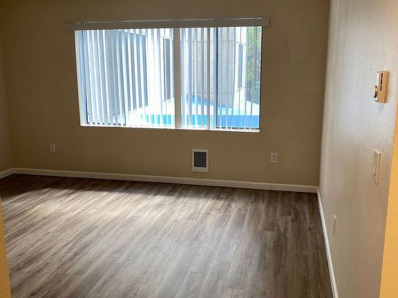 3rd image of 400 10th Ave #212