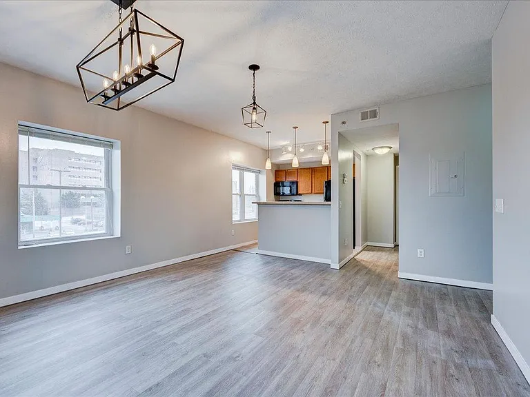 203 S 26th Ave #3 — Photo 4