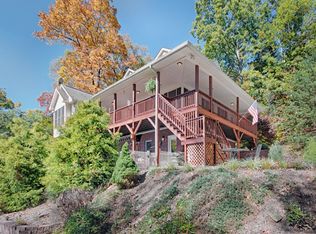 660 Edwards Cove Rd, Waynesville, NC 28786