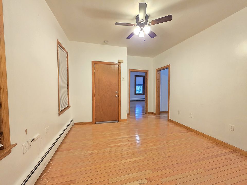 1st image of 213 Inslee Pl #1