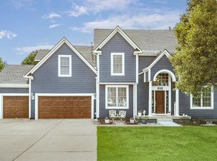 512 SW Gentry Ln, Lees Summit, MO 64081