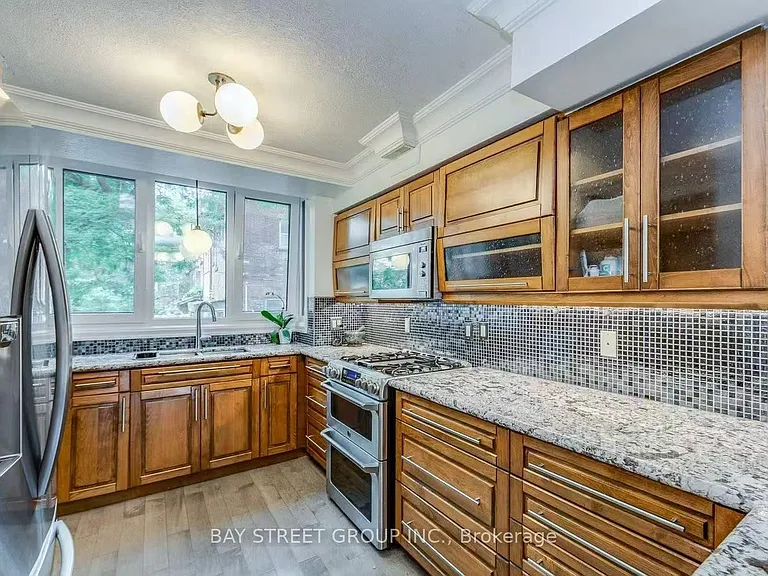 217 Mutual St #3 — Photo 5
