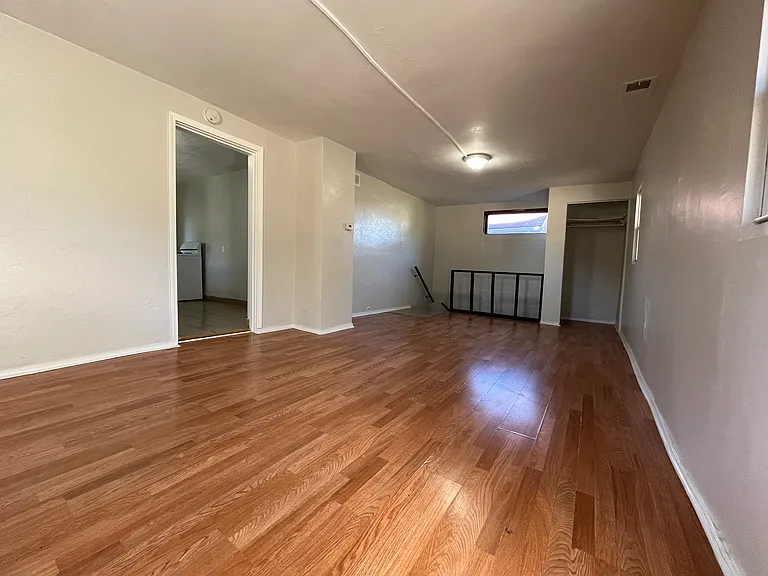 2340 Broadway Ave #2 — Photo 4
