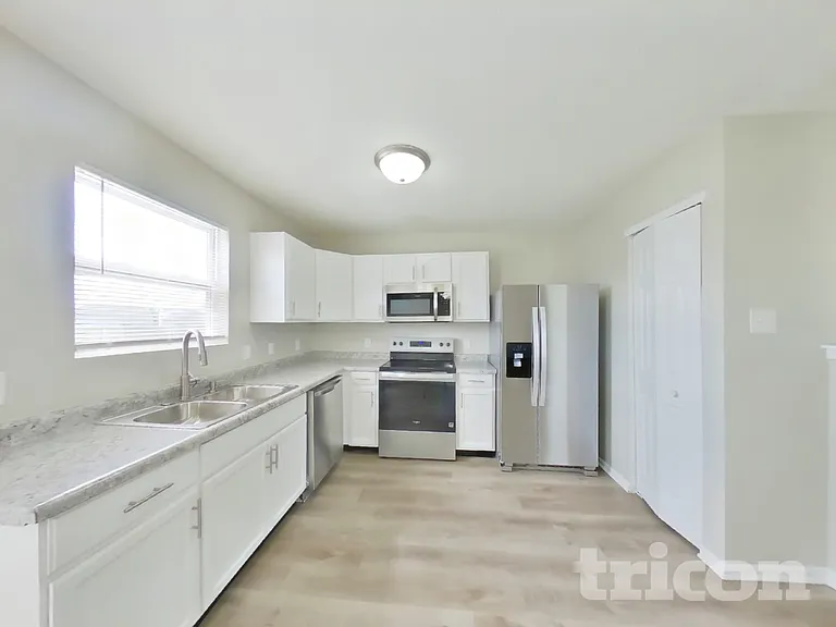 2869 Ludwig Dr — Photo 6