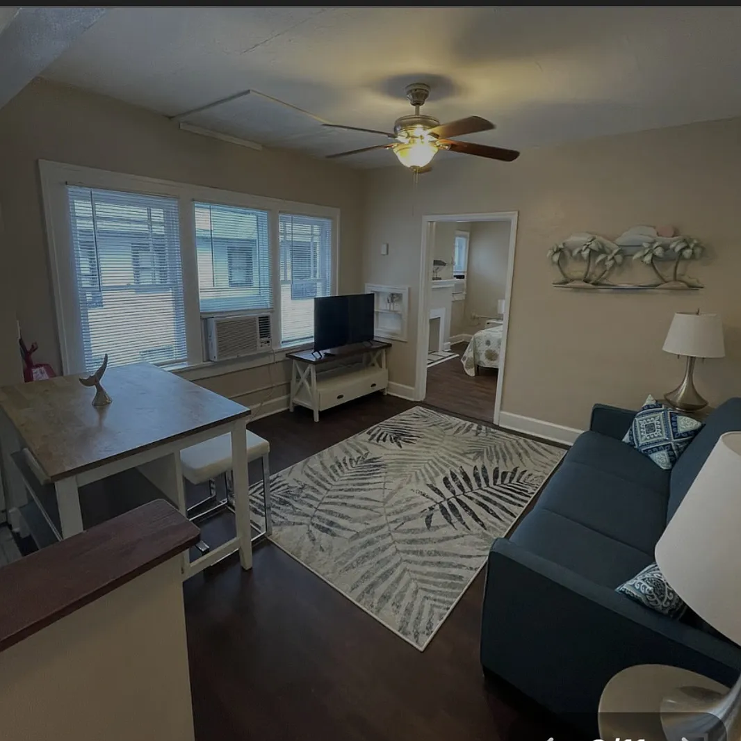 415 10th Avenue NE — Photo 3
