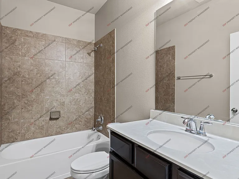 8012 Bridgepointe Dr — Photo 15