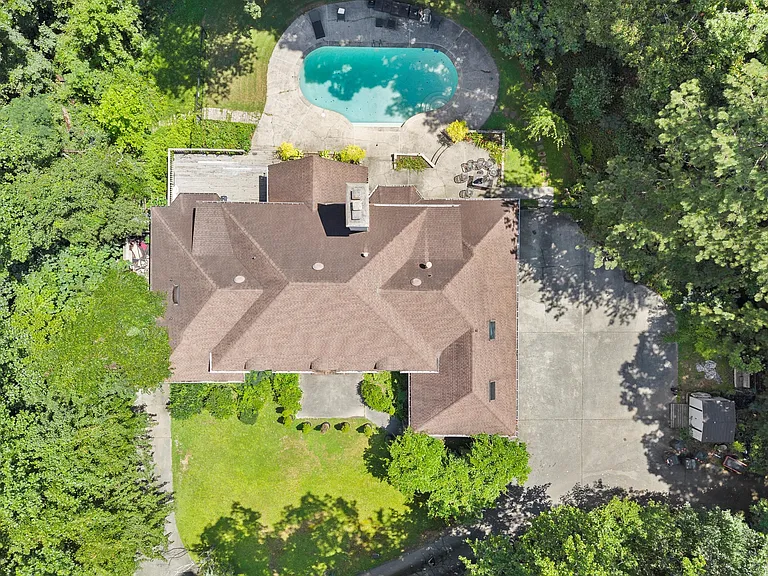 5785 Northside Dr — Photo 47