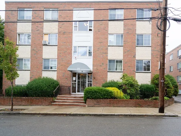 21 Staples Ave APT 24, Everett, MA 02149