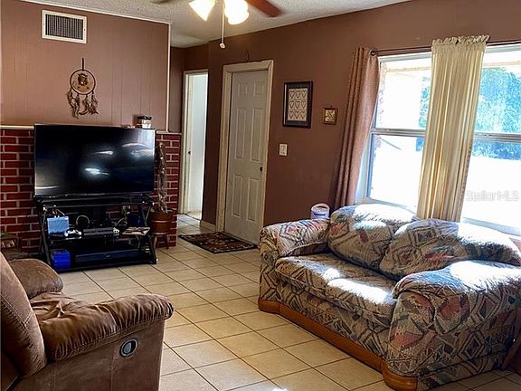 2nd image of 101 Rose Ave