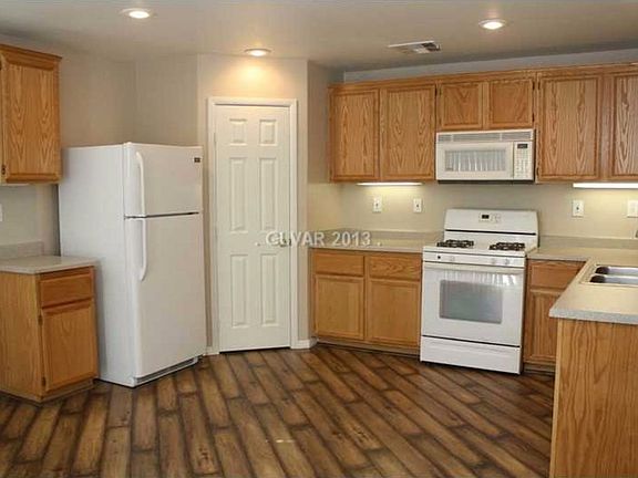 3rd image of 4833 Shea Stadium Ave