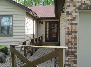 3444 Daren Dr, Freeport, IL 61032