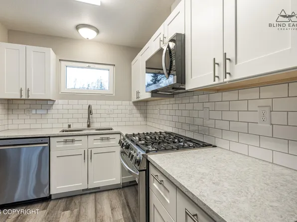 23012 Homestead Rd, Chugiak, AK 99567