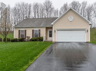 3241 Tanaberry Cir, Macedon, NY 14502