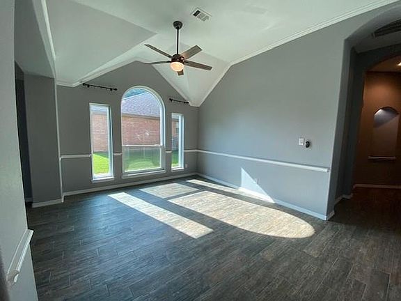 3rd image of 609 Indian Creek Dr