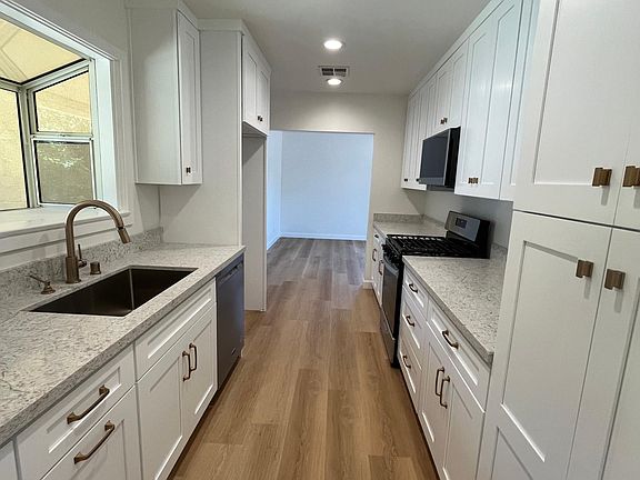 4th image of 3518 Burritt Way