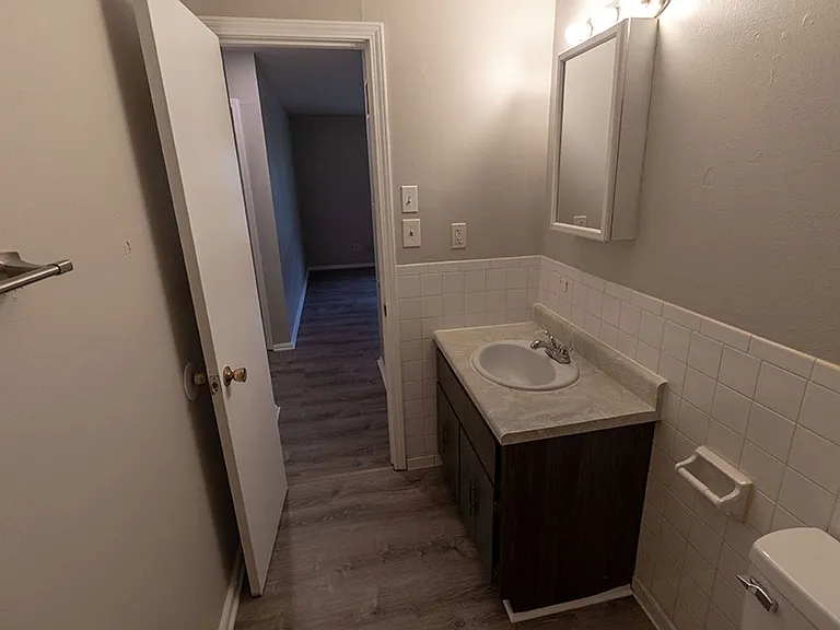 2904 Leeway Dr #B — Photo 16
