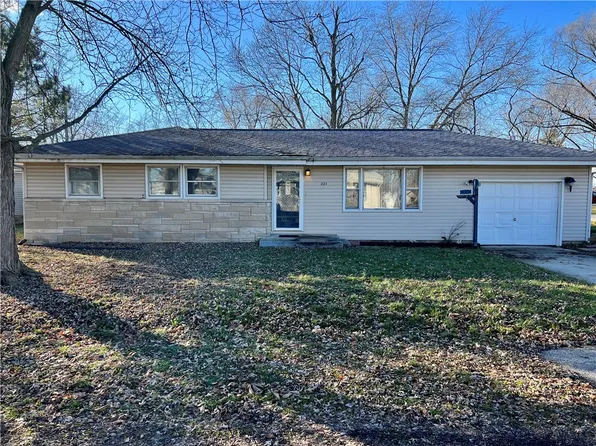 221 N Kansas St, Atwood, IL 61913