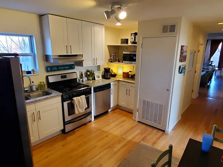 2628 W Thomas St #3 — Photo 5