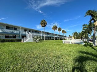 Diplomat Garden, Hallandale, FL 33009