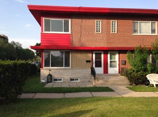 9525 Gross Point Rd #A, Skokie, IL 60076