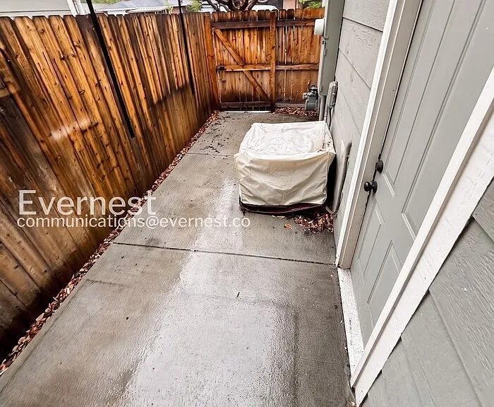 1922 Depew St — Photo 11