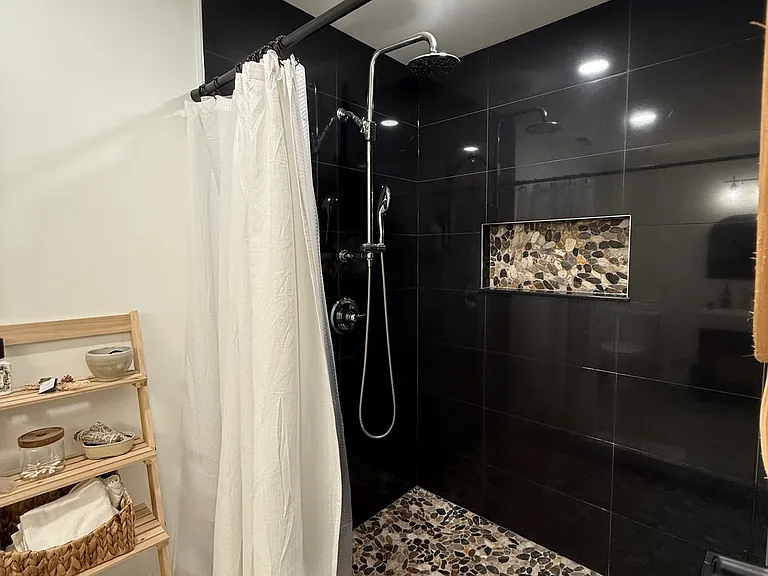 4002 Waltham Ct — Photo 15