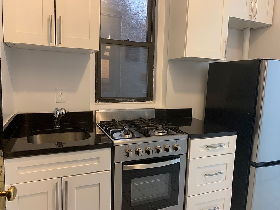 2nd image of 210 E 38th St APT 2G1