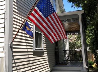 66 1/2 3rd St, Newport, RI 02840