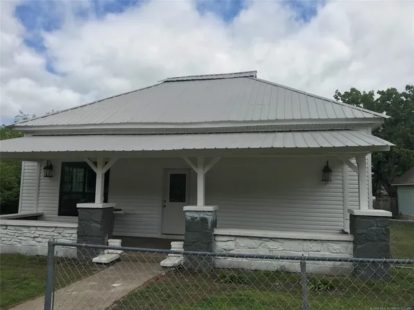 501 S 4th St, Hartshorne, OK 74547