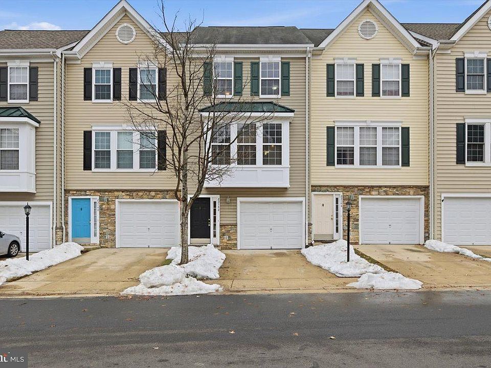 1st image of 23142 Blackthorn Sq