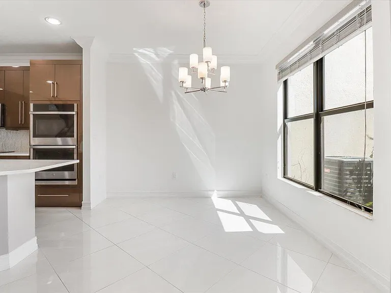10098 Akenside Dr — Photo 10