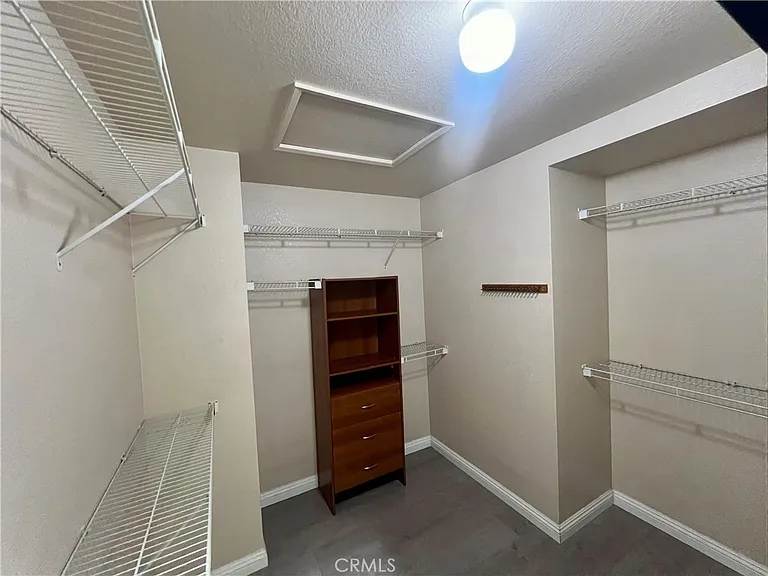 2909 Dorchester Cir — Photo 25