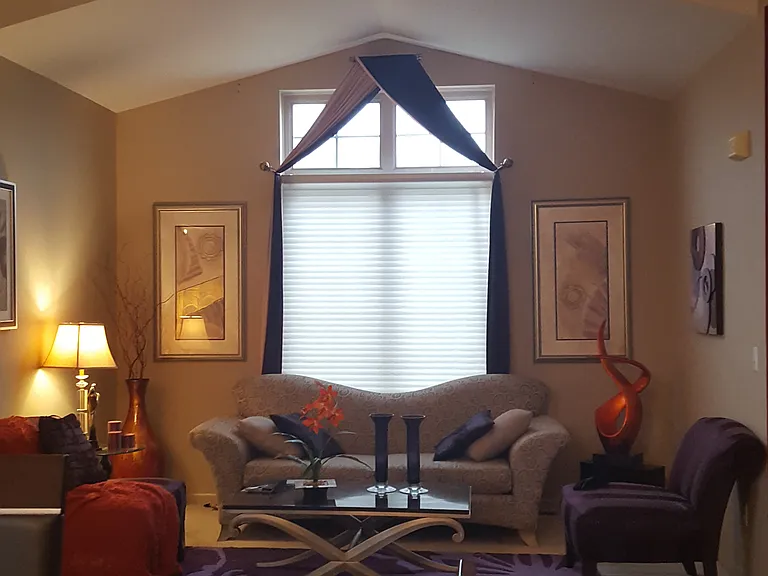 5689 Versailles Ave — Photo 2