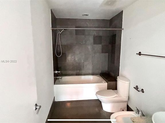 5th image of 3029 188th St #606