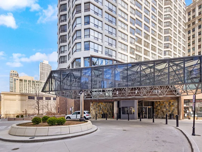 405 N Wabash Ave #405 — Photo 15
