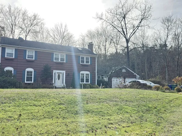 16 Fox Chase Road, Bloomfield, CT 06002