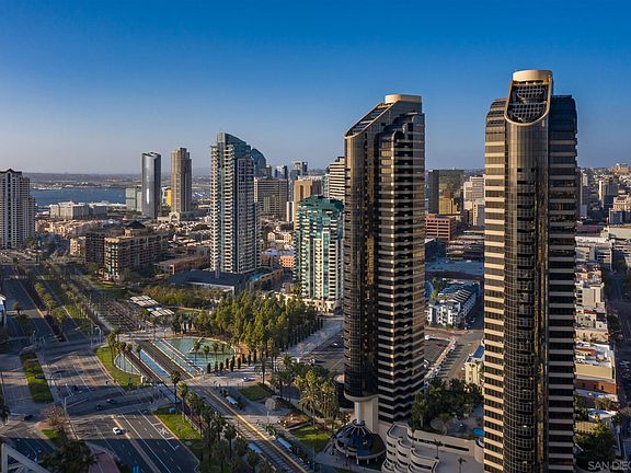 4th image of 200 Harbor Dr Unit 2402